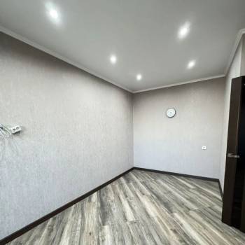 Продается 1-комнатная квартира, 36 м²