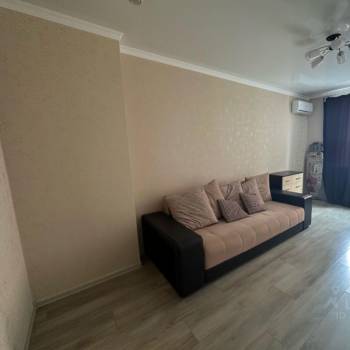 Продается 1-комнатная квартира, 37 м²