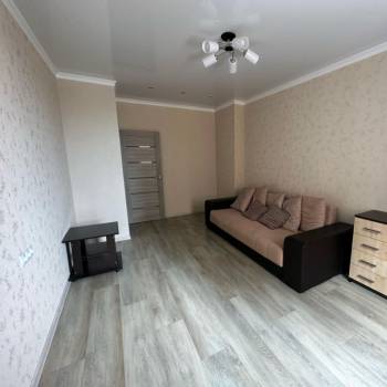 Продается 1-комнатная квартира, 37 м²