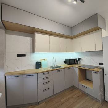 Сдается 1-комнатная квартира, 42 м²