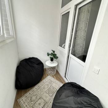 Продается 1-комнатная квартира, 42 м²