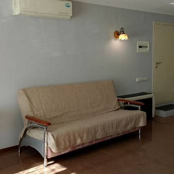 Продается 1-комнатная квартира, 42 м²