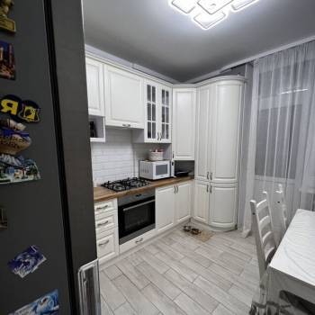 Продается 1-комнатная квартира, 37 м²