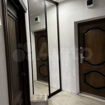 Продается 1-комнатная квартира, 37 м²