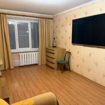 Сдается Многокомнатная квартира, 60 м²