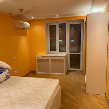 Сдается 2-х комнатная квартира, 90 м²