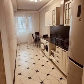 Сдается 1-комнатная квартира, 42 м²