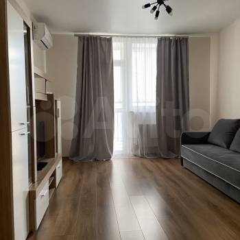 Сдается 1-комнатная квартира, 40 м²