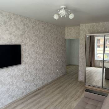 Сдается 1-комнатная квартира, 42 м²