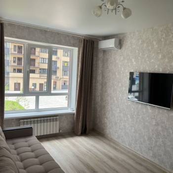 Сдается 1-комнатная квартира, 42 м²