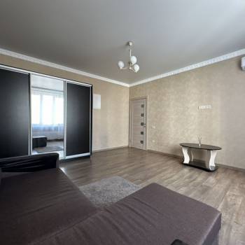 Продается 1-комнатная квартира, 38 м²