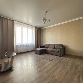 Продается 1-комнатная квартира, 38 м²