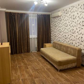 Сдается 1-комнатная квартира, 38 м²