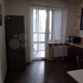 Сдается 1-комнатная квартира, 40 м²