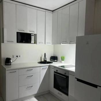 Продается 1-комнатная квартира, 42 м²