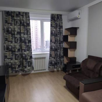 Сдается 1-комнатная квартира, 40 м²