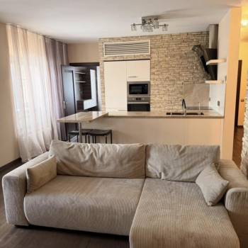 Сдается 2-х комнатная квартира, 74,8 м²