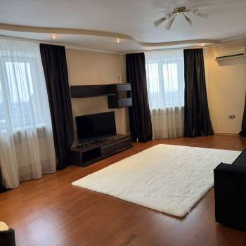 Сдается 2-х комнатная квартира, 100 м²