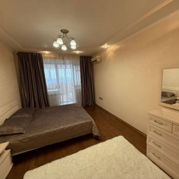 Сдается 2-х комнатная квартира, 100 м²