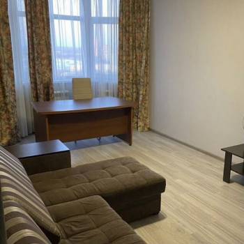 Продается 1-комнатная квартира, 60 м²