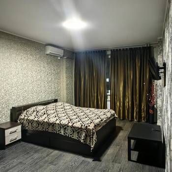 Продается 1-комнатная квартира, 43 м²