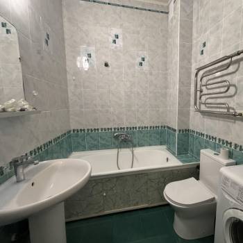 Продается 1-комнатная квартира, 42 м²