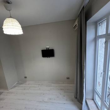 Продается 1-комнатная квартира, 32 м²