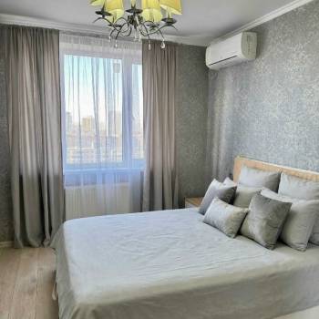 Сдается 2-х комнатная квартира, 75 м²