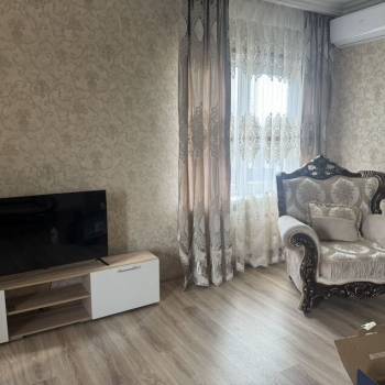 Сдается 2-х комнатная квартира, 76 м²