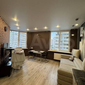 Продается 1-комнатная квартира, 53 м²