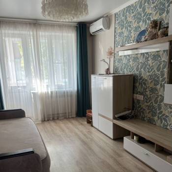 Сдается Многокомнатная квартира, 60 м²