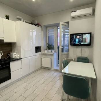 Продается 1-комнатная квартира, 38 м²