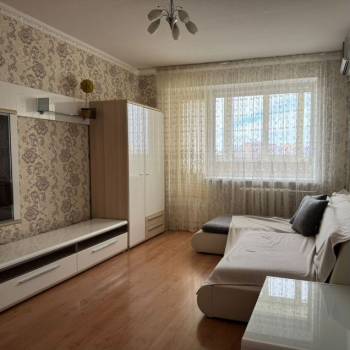 Сдается 1-комнатная квартира, 39 м²