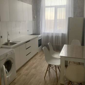 Сдается 1-комнатная квартира, 42 м²