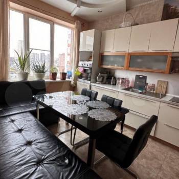 Продается Многокомнатная квартира, 130 м²