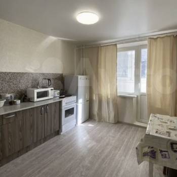 Сдается 1-комнатная квартира, 38 м²