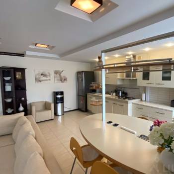 Продается 3-х комнатная квартира, 90 м²