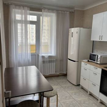Сдается 1-комнатная квартира, 44 м²