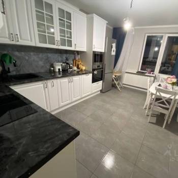 Продается 3-х комнатная квартира, 82 м²