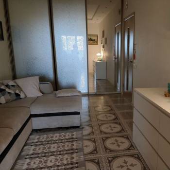 Продается 1-комнатная квартира, 48 м²