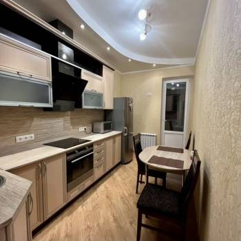 Продается 1-комнатная квартира, 48 м²