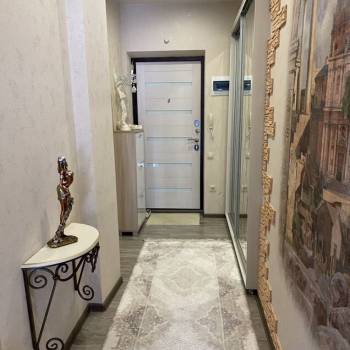 Продается 1-комнатная квартира, 48 м²