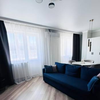 Сдается 1-комнатная квартира, 56 м²