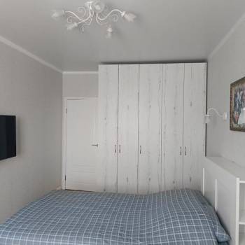 Продается 1-комнатная квартира, 42 м²