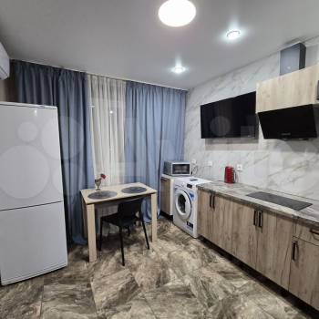 Сдается 1-комнатная квартира, 42 м²