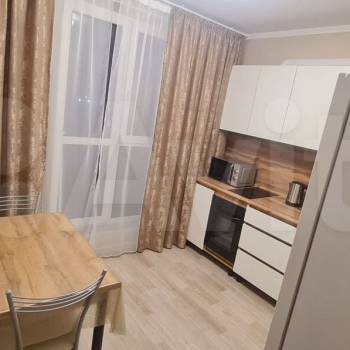 Сдается 1-комнатная квартира, 38 м²