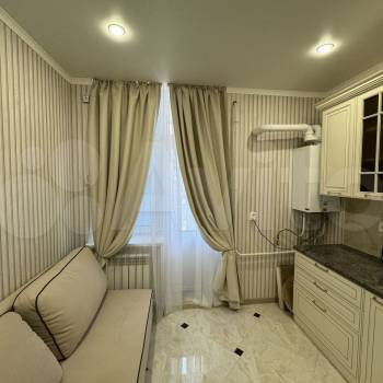 Продается 1-комнатная квартира, 37 м²