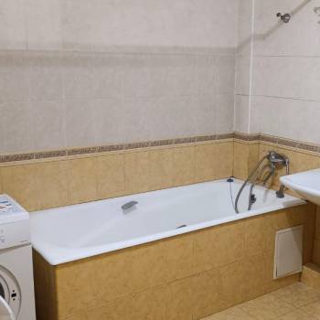 Сдается 1-комнатная квартира, 57 м²