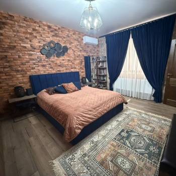 Продается Дом, 180 м²