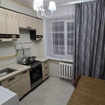 Сдается Многокомнатная квартира, 60 м²